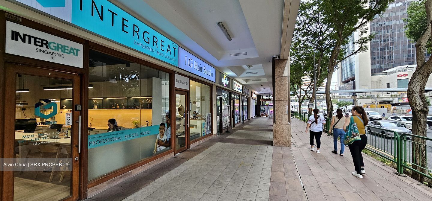 Burlington Square (D7), Retail #481770471